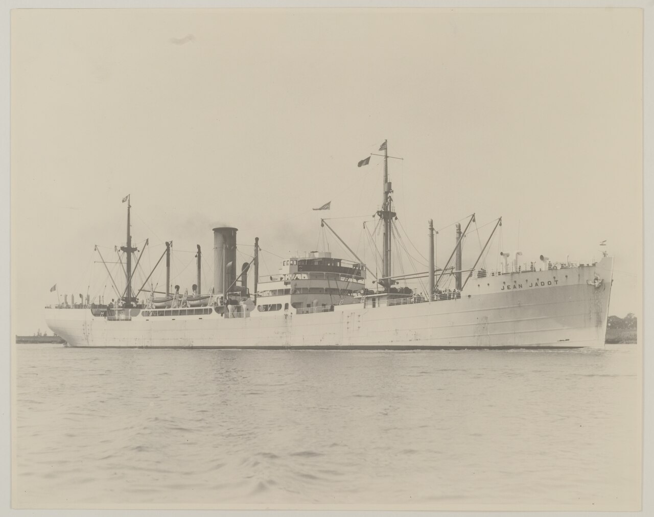 The steamer Jean Jadot. MAS Antwerp, Public domain.
