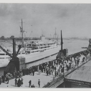 The last departure of the Baudouinville from Antwerp